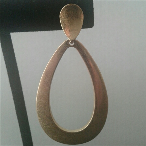 🛍 New Golden Tear Drop Satin Metal Earrings - Picture 7 of 13